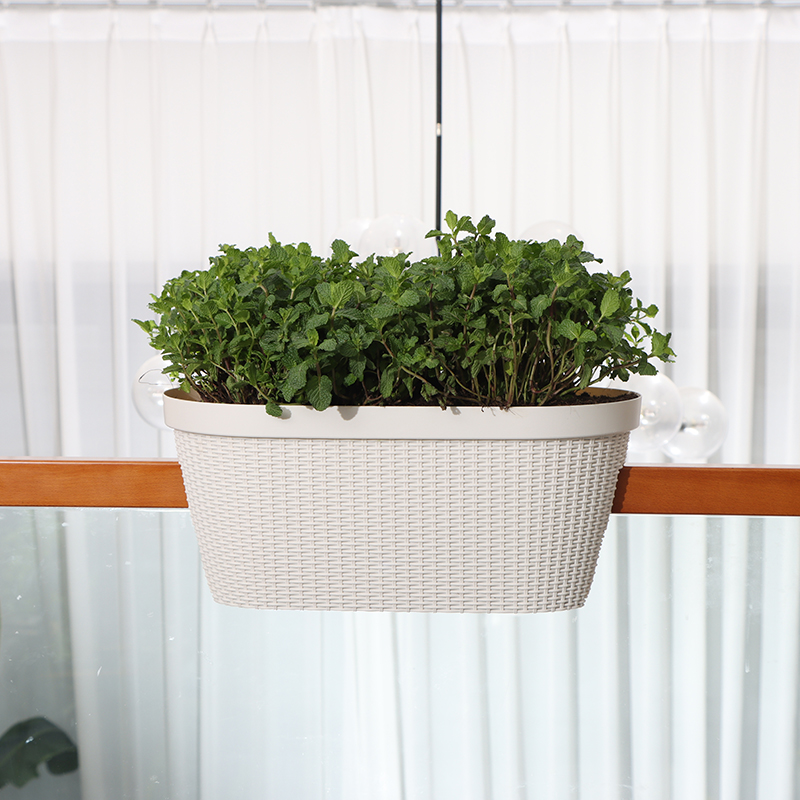 QM-3 Breathable Rustic Rattan Flower Pot