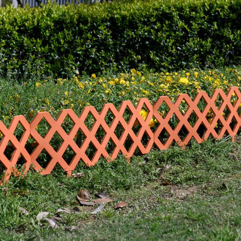 WL-009 Aesthetic Plastic Garden Fence