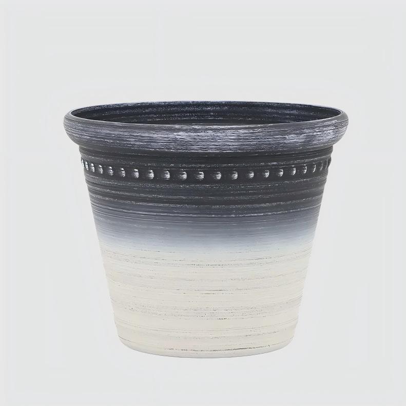 Black-And-White Flower Pot: Why Does Rim Design Matter?