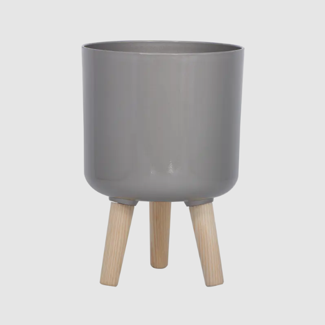 How Can the Painted Flower Pot Adapt to Various Home Environments?