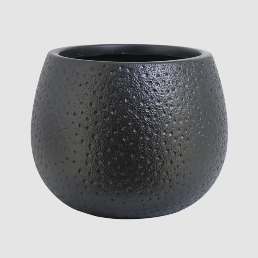 How Does a Spherical Floor-Standing Plastic Flower Pot Improve Stability?