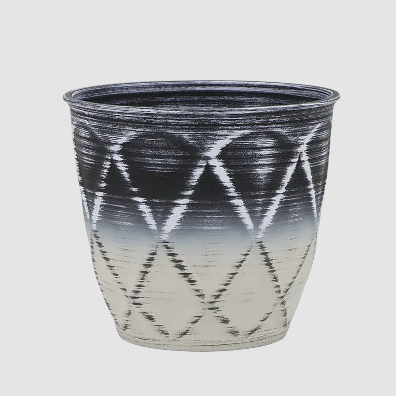 Diamond Pattern Round Indoor Flower Pot Adds Subtle Home Texture